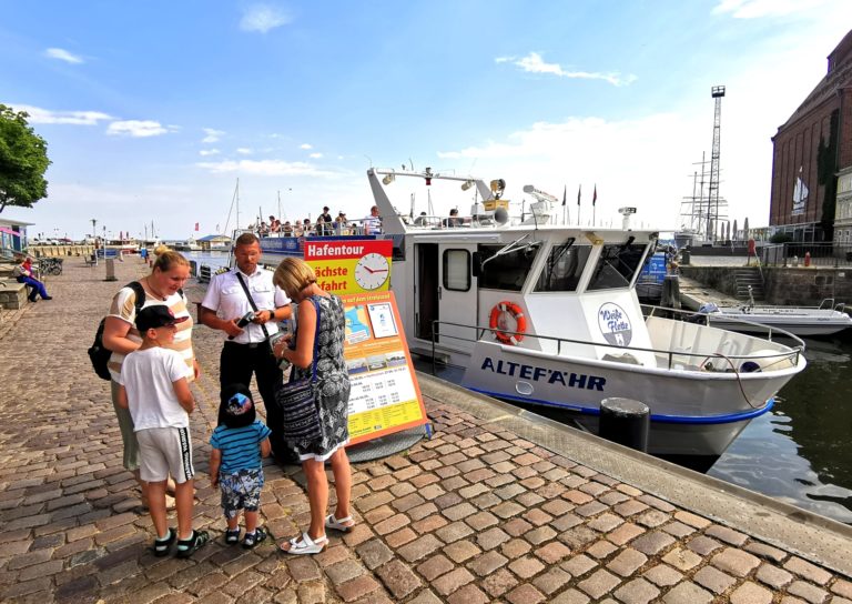 Es geht wieder rund am Ippenkai – MS Altefähr, mal Hafenrundfahrer, mal Rügen-Fähre