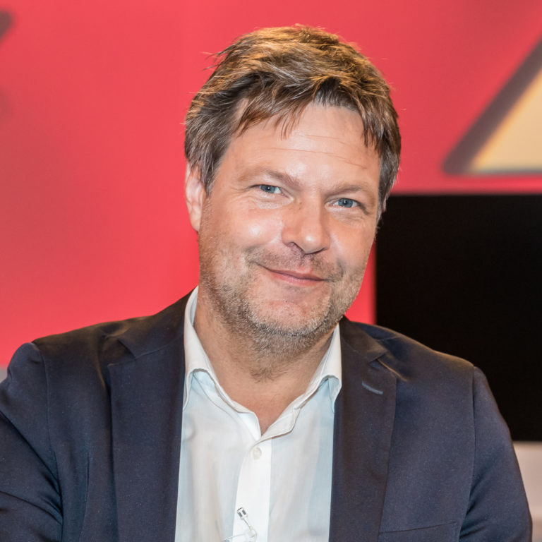 Polemik: Es war einmal ein olivgrüner Spinner und Trottel, der „aus der Toilette trinken“ wollte, „ohne Ausschlag zu bekommen“