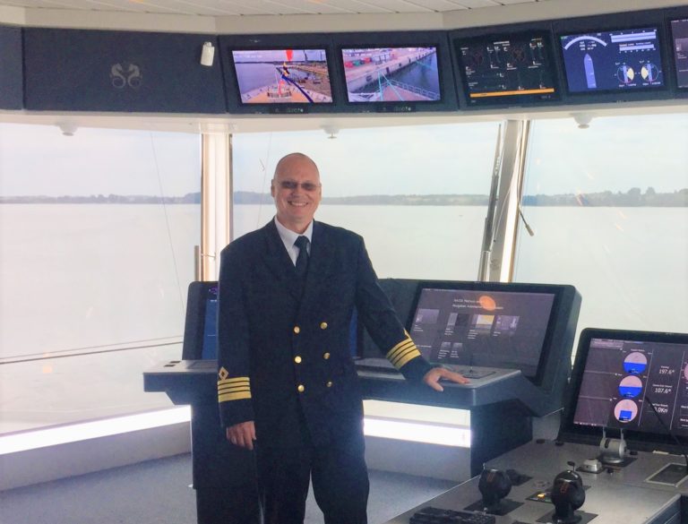 „Crystal Endeavor“: Vier führende Köpfe und ihr Schiff – Mit Enthusiasmus, Engagement und Empathie um die Welt