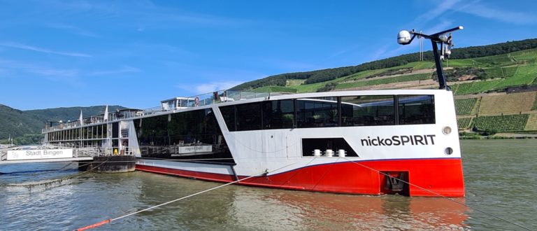 Riesling auf sonnigen Steilhängen und goldfunkelnd in unseren Gläsern – Erlebnisreiche Flusskreuzfahrt mit der brandneuen „Nicko Spirit“ auf Rhein und Mosel