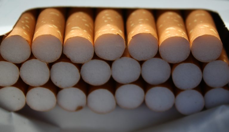 Ukraine wird zur weltweiten Drehscheibe des Zigarettenschmuggels – Wie es einer kleinen Fabrik in Lemberg gelang, ganz Europa mit Qualm zu bedecken – Eine Untersuchung