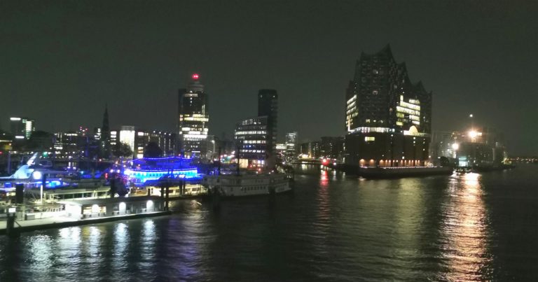 Die Umvolkung der BRD unter Christen und Sozen, Olivgrünen und Besserverdienenden der üblichen Einheitsparteien ist im vollen Gange – Nicht mehr lange, dann leben in der Migranten-Metropole Hamburg mehr Ausländer als Deutsche