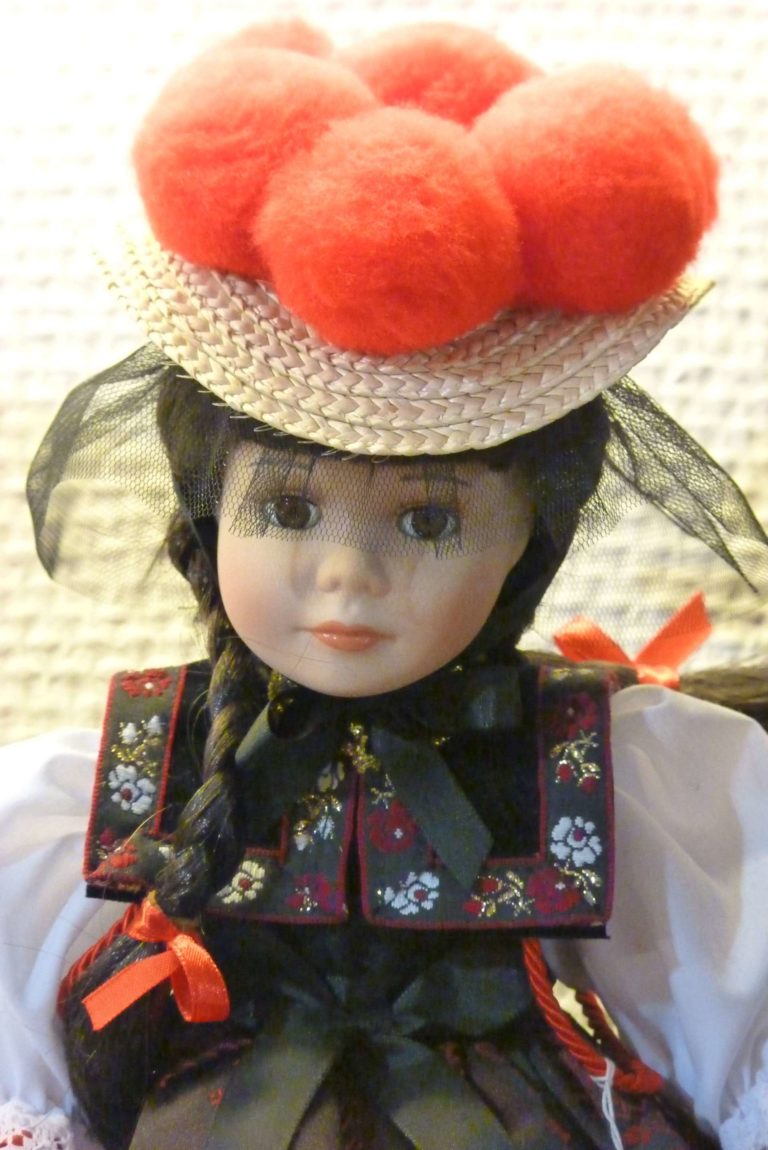 Schwarzwaldmädel mit Bollenhüten – Serie: Der Hochschwarzwald (Teil 7/9)