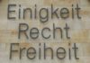 Kommentar: Mitglieder der Einheitsparteien scheinen wie eine Einheitsfront im Apartheidstaat BRD zu stehen – Abhilfe gegen deren Totalitarismus scheint durch Richter in Karlsruhe nicht mehr möglich