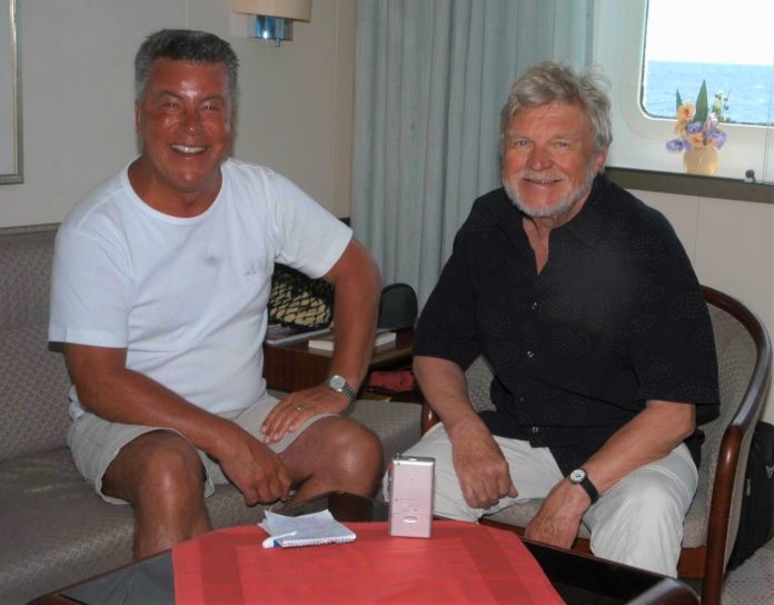 Hardy Kürger und Peer Schmidt-Walther auf MS "Astor" in der Südsee.