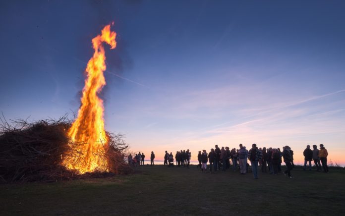 Ein Osterfeuer. Quelle: Pixabay, Foto: floerio