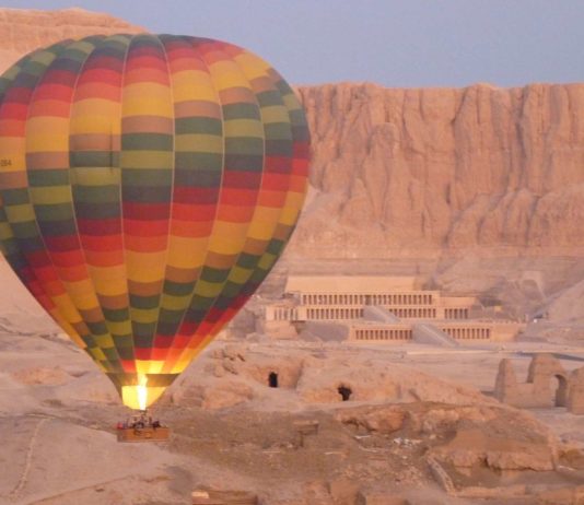 Über der Nilschleife von Luxor – Serie: Kunst- und Naturschätze in Ägypten (Teil 1/8)