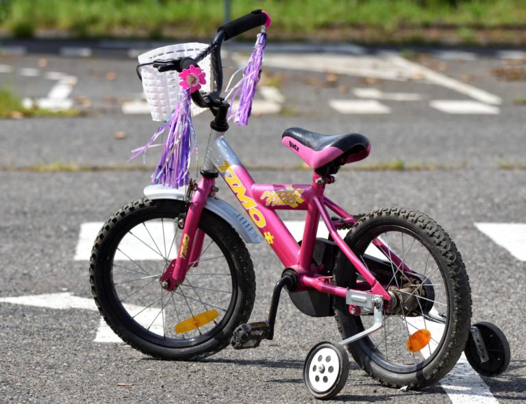 Fallrad-Ausflug in Delaware – VS-Präsident Joseph Biden fällt vom Rad