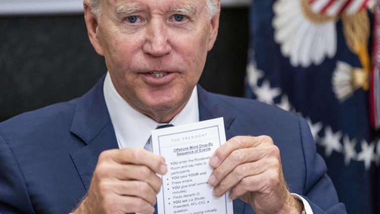 „Gehört aus dem Amt vertrieben“ – Bidens Geheimdokumenten-Affäre nur die Spitze des Eisbergs?