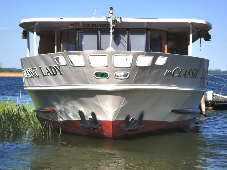 Weiße Lady kreuzt einsam durch Masuren – Ergreifende Erlebnisse auf einem ungewöhnlichen ostpreußischen Schiffs-Rad-Törn