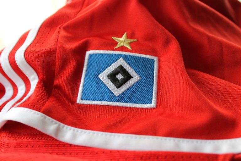 Rote Hosen, rote Karten, HSV – Rote Karte für Aaron Opoku-Tiawiah, Ransford-Yeboah Königsdörffer, Jonas Boldt und Klaus Fatmir Gjasula