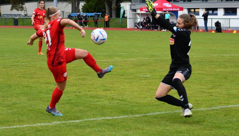 Frauenfußball: Rasenballsport Leipzig verteidigen Tabellenführung mit Kantersieg gegen 1. FC Köln
