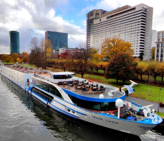 Auf Jungfernfahrt im Main-Land – Seefahrt mit Highlights zwischen Frankfurt und Frankfurt