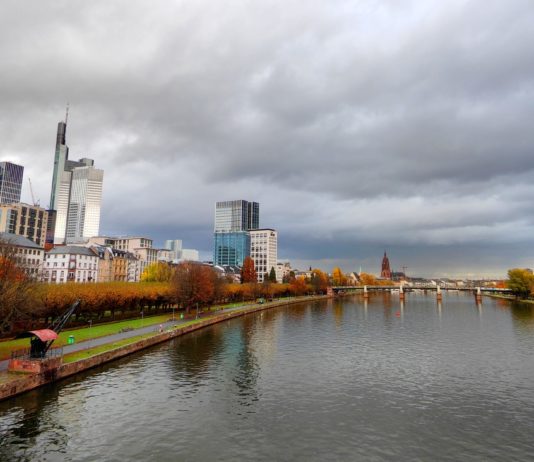 Fotoreportage: Highlights einer Flusskreuzfahrt – Mit MS Viva Tiara auf dem Main (Frankfurt, 20.11.2022)