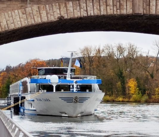 Fotoreportage: Highlights einer Flusskreuzfahrt – Mit MS Viva Tiara auf dem Main (Würzburg, 18.11.2022)