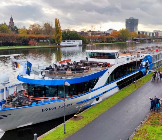 Fotoreportage: Highlights einer Flusskreuzfahrt – Mit MS Viva Tiara auf dem Main (Frankfurt, 16.11.2022)
