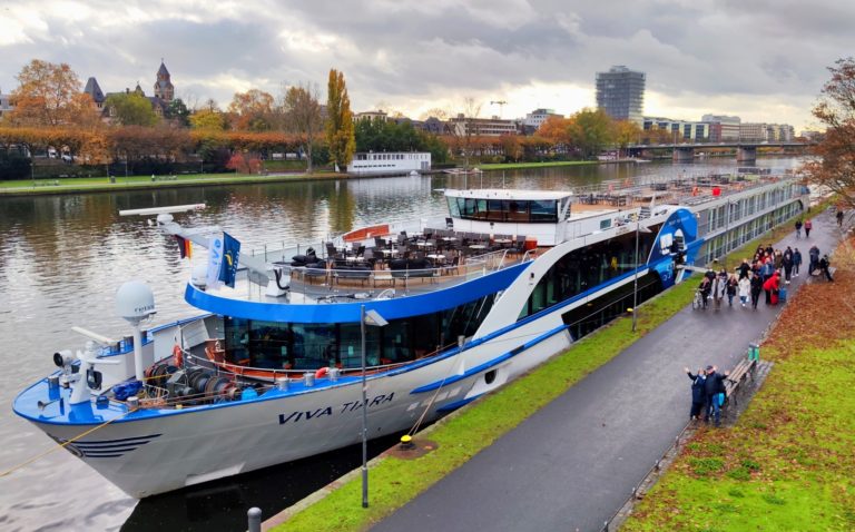 Fotoreportage: Highlights einer Flusskreuzfahrt – Mit MS Viva Tiara auf dem Main (Frankfurt, 16.11.2022)