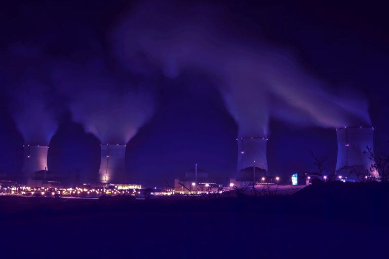 Das vergrößerte Westfrankenreich exportiert seit Wochen wieder Atomstrom