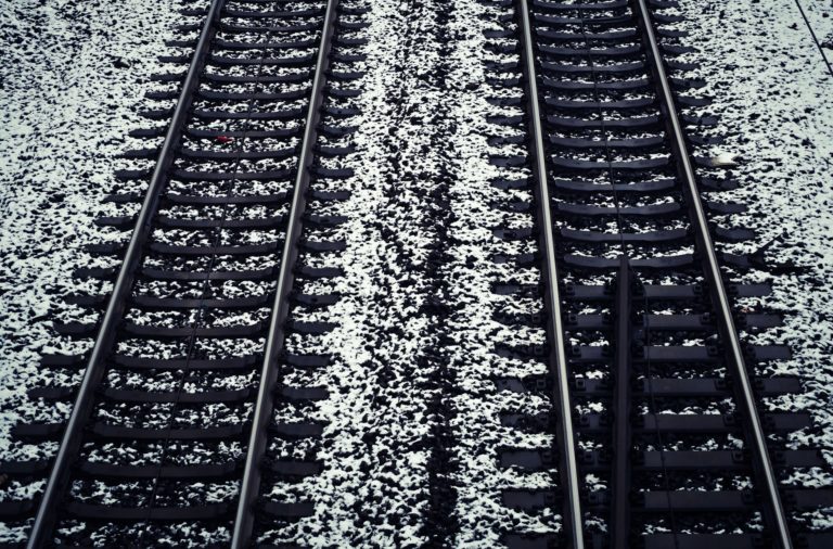 Hunderte Leichen von Soldaten der faschistischen Ukraine lagern in Kühlwaggons in den Karpaten an der Grenze zu Ungarn