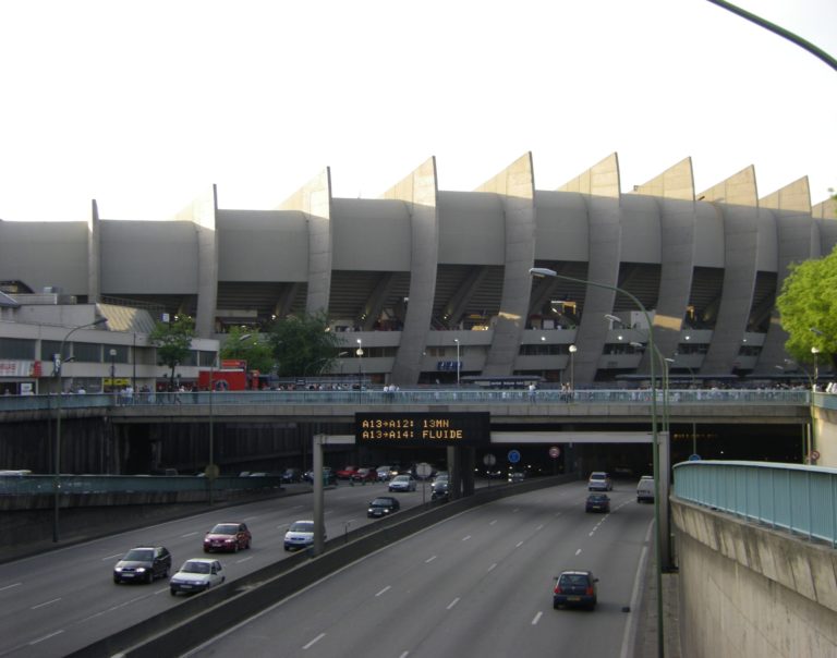 Auswahl der FC Bayern München AG siegt im Stadion Parc des Princes in Paris