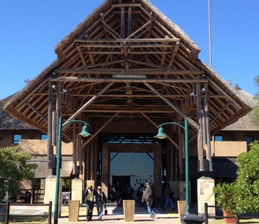 Lohnarbeiter der EW Discover GmbH streichen Flüge zum Flughafen Kruger-Mpumalanga International