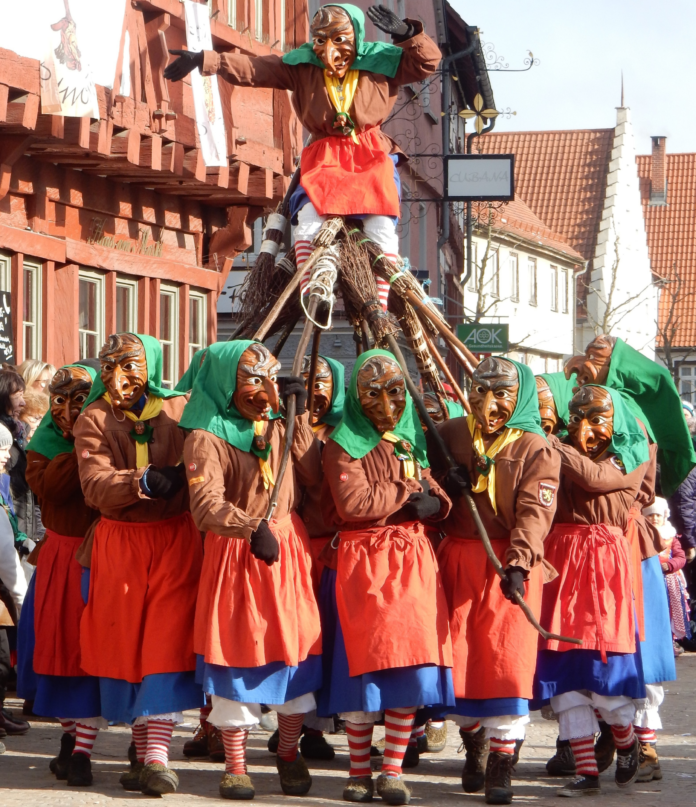 Hexen mit Besen. Quelle: Pixabay, Foto: M W