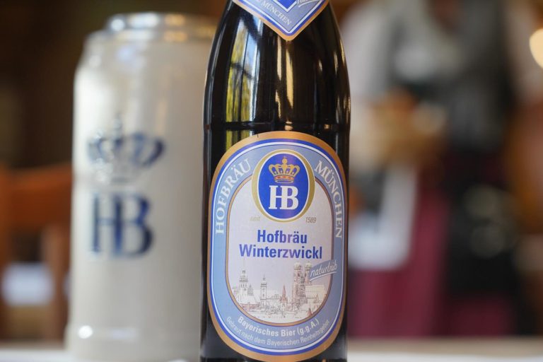 Nicht nur untergärig und naturtrüb: das Hofbräu Winterzwickl