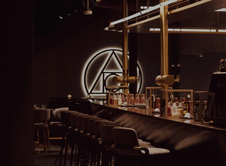 Es mal richtig blubbern lassen an der Berliner Linkstraße – Magische Getränke an einem Grünstreifen oder Im The Alchemist stimmt die Chemie