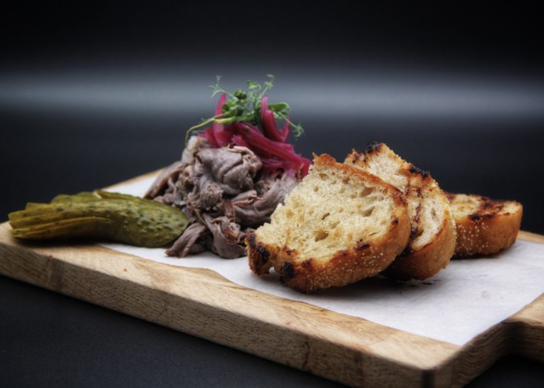 Die Schöne und das „Beast Berlin“ – Vom „Edel Beast“ und „Beast Wellington“ in einem Steakhaus über den Straßen von Berlin