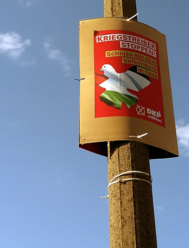 Foto des Tages: „Kriegstreiber stoppen…“