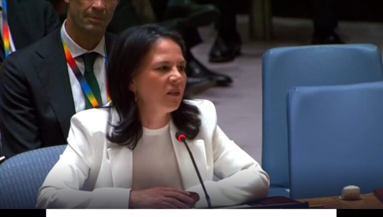 Glosse: GröVaZ blamierte sich und die Deutschen bei den Vereinten Nationen bis auf die Knochen