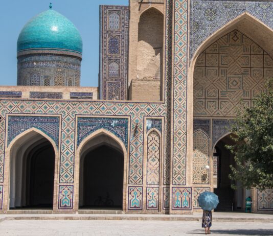 Usbekistan erwartet für 2025 eine Million russische Touristen