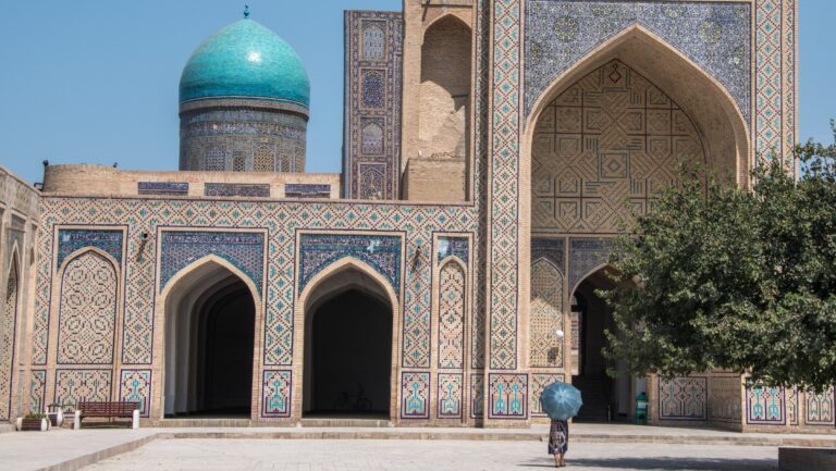 Usbekistan erwartet für 2025 eine Million russische Touristen