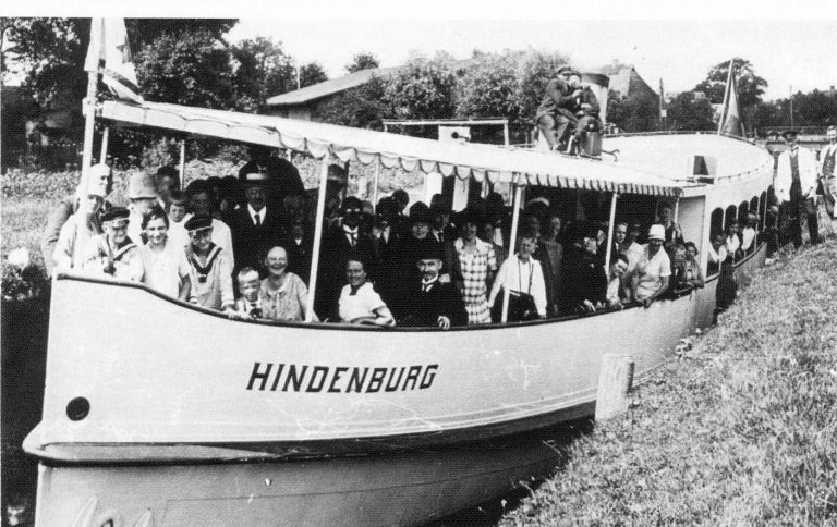 Vor 100 Jahren in Stralsund als „Hindenburg“ getauft und vom Stapel gelaufen – Schiffsrarität mit wechselvoller Geschichte in den Schweizer Alpen wiederentdeckt