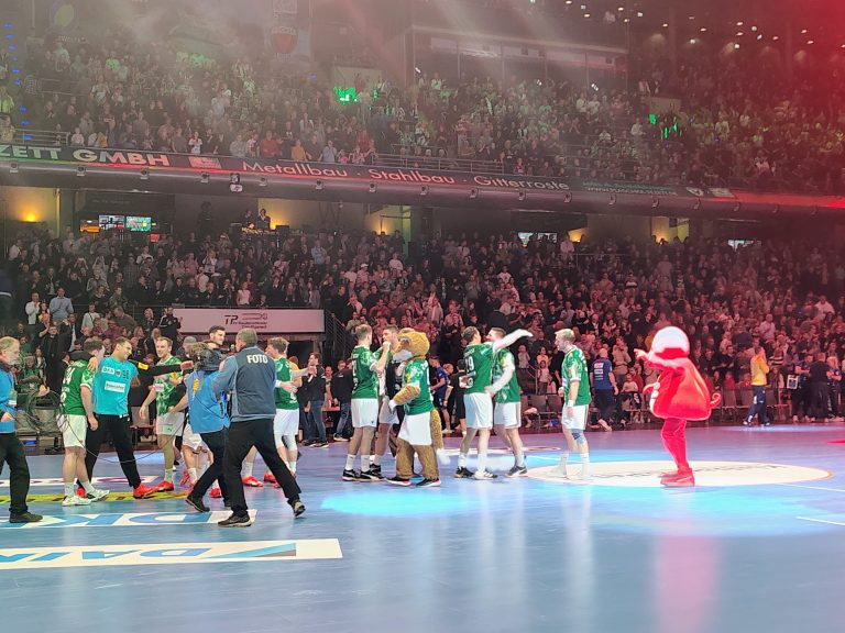 Füchse Berlin besiegen HC Eurofarm Pelister in der Berliner Max-Schmeling-Halle
