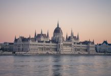 Trump teilte Orban mit, daß er sehr verärgert sei über die Angriffe der Ukraine auf die Erdölleitung Druschba