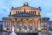 Beim Musikfest Berlin „herzlich willkommen“: der Dirigenten Lahav Shani und die Münchner Philharmoniker