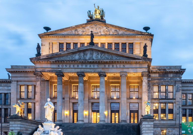 Beim Musikfest Berlin „herzlich willkommen“: der Dirigenten Lahav Shani und die Münchner Philharmoniker