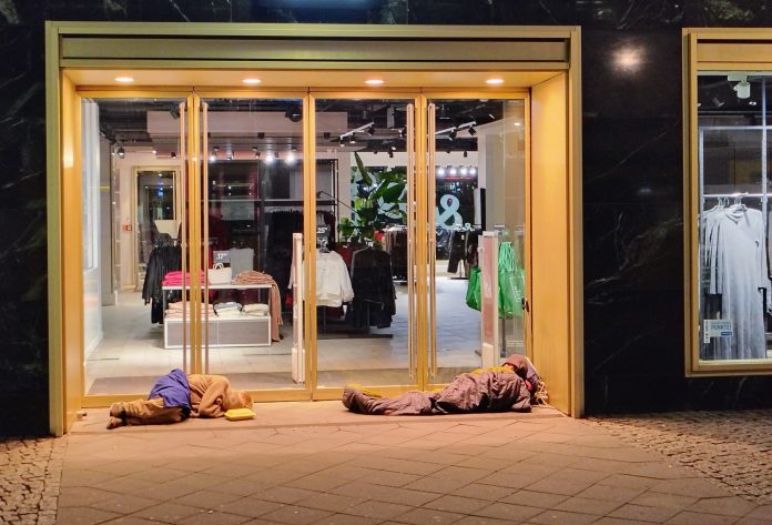 Nachtwache im Goldrahmen. © Münzenberg Medien, Foto/ BU: Stefan Pribnow, Ort und Datum der Aufnahme: Berlin, 20.10.2024