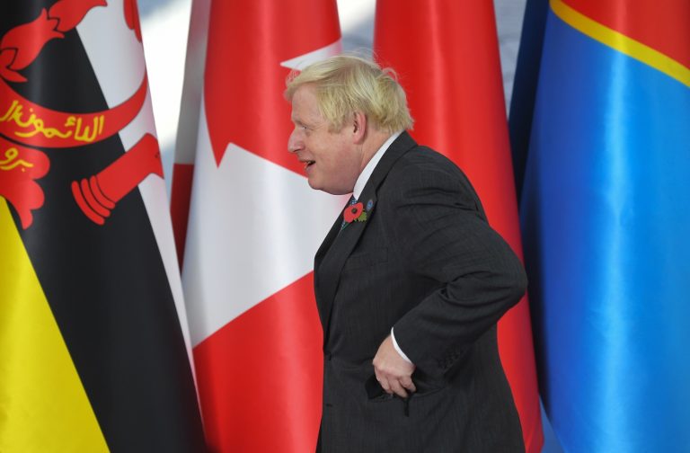 Wurde Alexander Boris de Pfeffel Johnson als Premierminister des VK vom Kapitalisten Christopher Harborne bestochen?