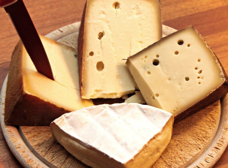 Denglisch, Dummdeutsch und gesinnungsgeladenes Geschlechtergeschmiere – Alles Käse oder was in einer Markthalle in der Migrantenmetropole Berlin?