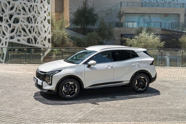 Bewährtes optimieren, mit Innovationen überzeugen – Kia bleibt den Verbrennern treu und legt sich für Alternativen ins Zeug