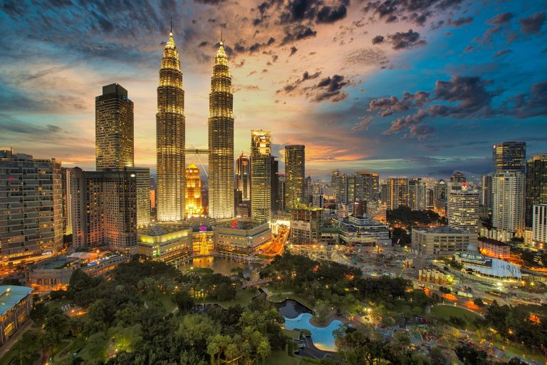 Die Königreiche Thailand und Kambodscha unterzeichnen in Kuala Lumpur ein Friedensabkommen