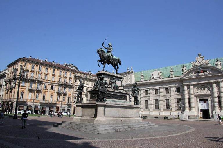 Die Niederlage herbeigewünscht oder König Albertos Flucht vor Radetzky – Ein Überblick über die Kriege des Königreiches Sardinien-Piemont gegen das Kaiserreich Österreich während der revolutionären Kämpfe der Revolution 1848/49 in Italien