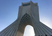 Iran-Berichterstattung: Warum man wahre Trauer zum Verschwinden bringen muss