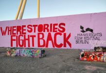 Dümmer geht immer oder Das „Human Rights Film Festival Berlin“ solle in der Migrantenmetropole unter dem Motto „Where Stories Fight Back“ stehen
