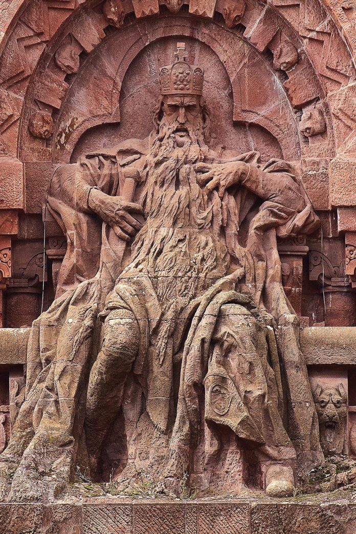 Denkmal für den deutschen Kaiser Barbarossa am Kyffhäuser. Quelle: Pixabay, Foto: Wolfgang Eckert