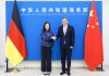 Die Doppelstandards der Katherina Reiche im Land des Lächelns
