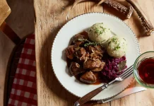 Von Feld und Weide auf den Teller – Ein beachtliches Angus- und Entenbuffet bietet Winkelmanns Spargel- und Erlebnishof Klaistow