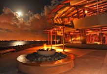 Die Bar des Lokals Bali Hai in der Bucht von San Diego